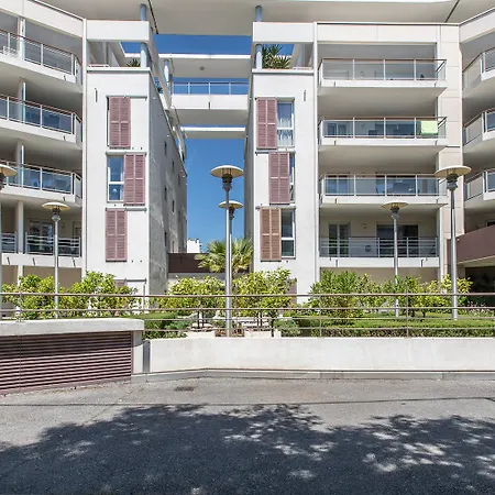 Vacanceole - Le Crystal Hotel apartamentowy 3*