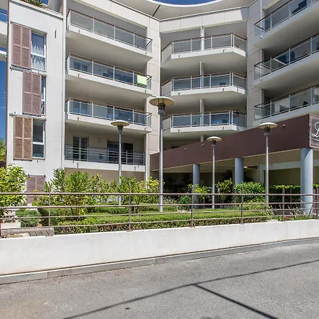 Hotel apartamentowy Vacanceole - Le Crystal Cagnes-sur-Mer
