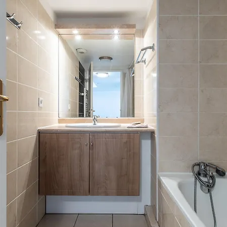 Aparthotel Vacanceole - Le Crystal