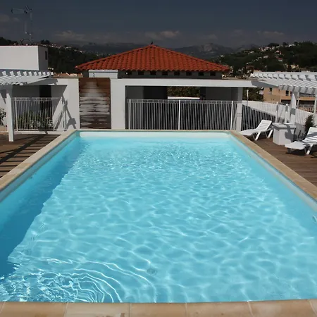 Vacanceole - Le Crystal Aparthotel 3*