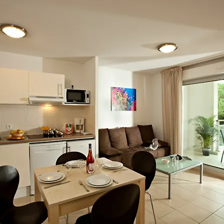 Vacanceole - Le Crystal Aparthotel 3*